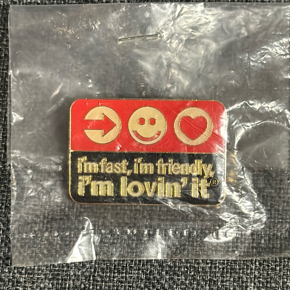 McDonald’s “I’m fast, I’m friendly, I’m lovin’ it” pin collectible employee NIP